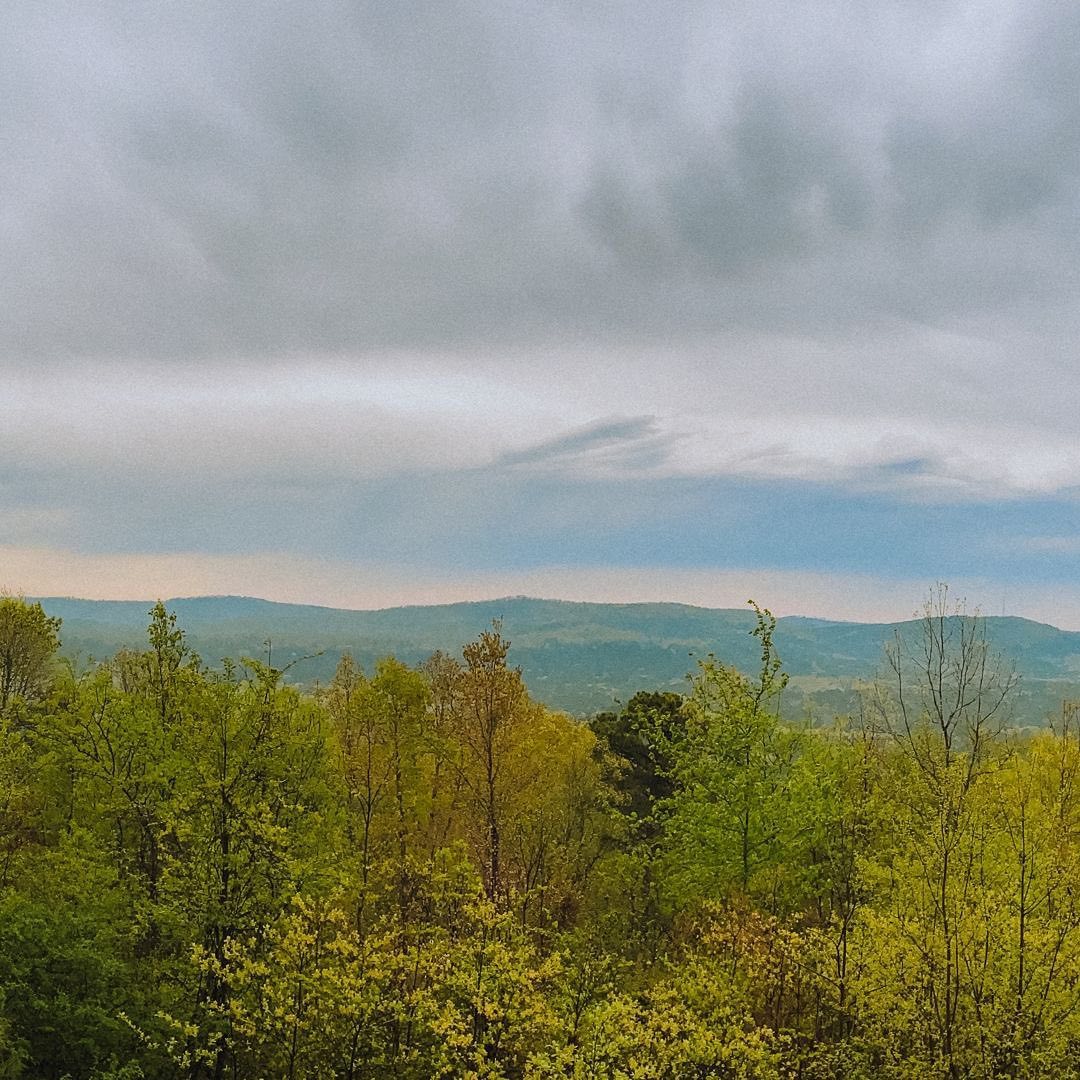 Hot Springs, Arkansas: Gangsters, Geothermal Water, and a National Park in a City image