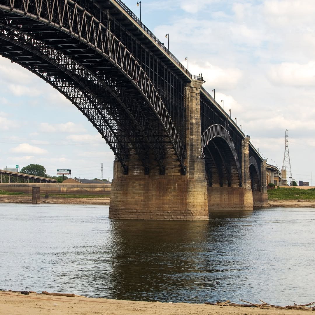 St. Louis Riverfront Arch image